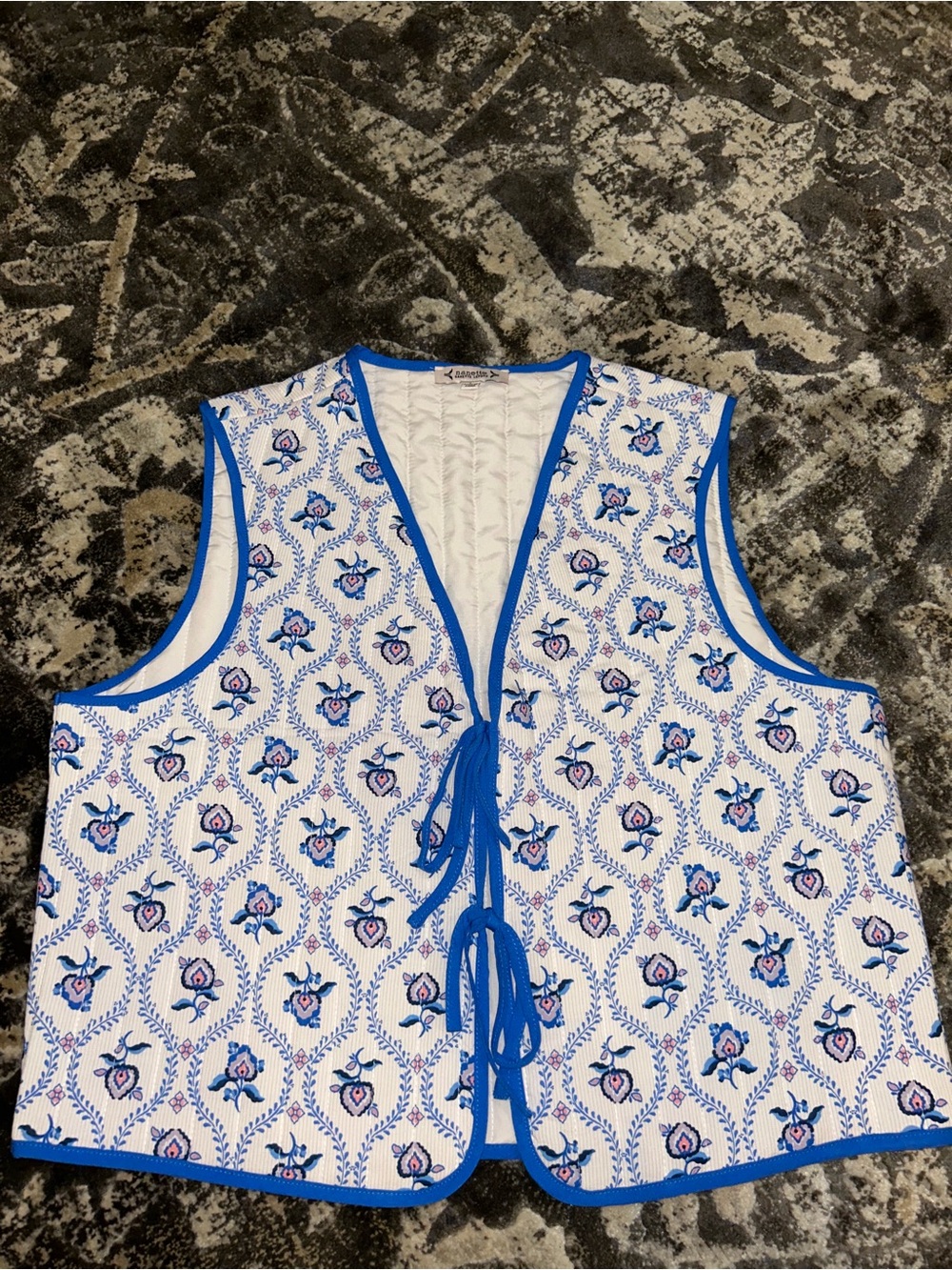 Nanette Lepore Blue Trim Floral Quilted Vest size L NWT